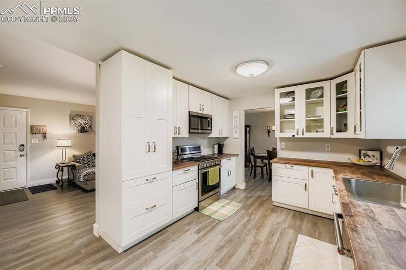 6570 Goldfield Dr, Colorado Springs, CO 80911