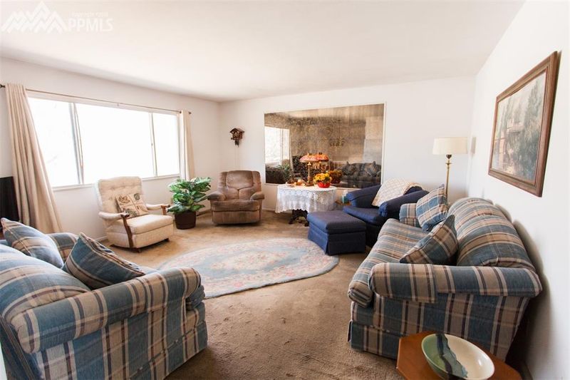 6575 Brook Park Dr, Colorado Springs, CO 80918