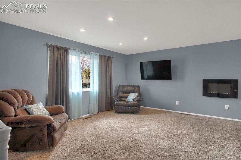 6580 Brook Park Dr, Colorado Springs, CO 80918