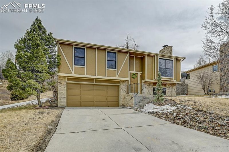 6585 Alberta Dr, Colorado Springs, CO 80918