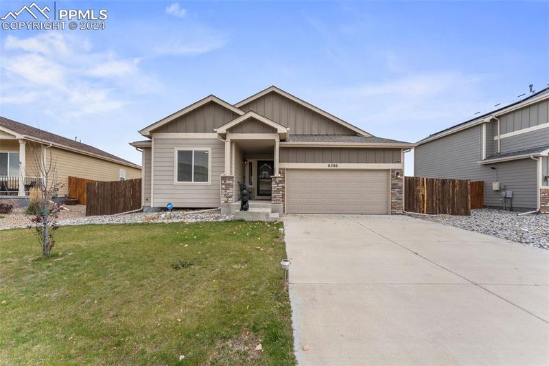 6586 Phantom Way, Colorado Springs, CO 80925