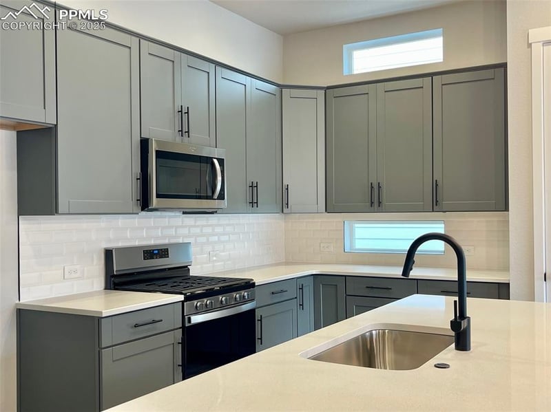 6593 Vistancia Ave, Colorado Springs, CO 80922