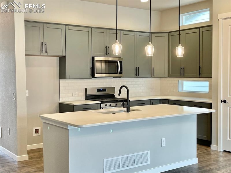 6593 Vistancia Ave, Colorado Springs, CO 80922