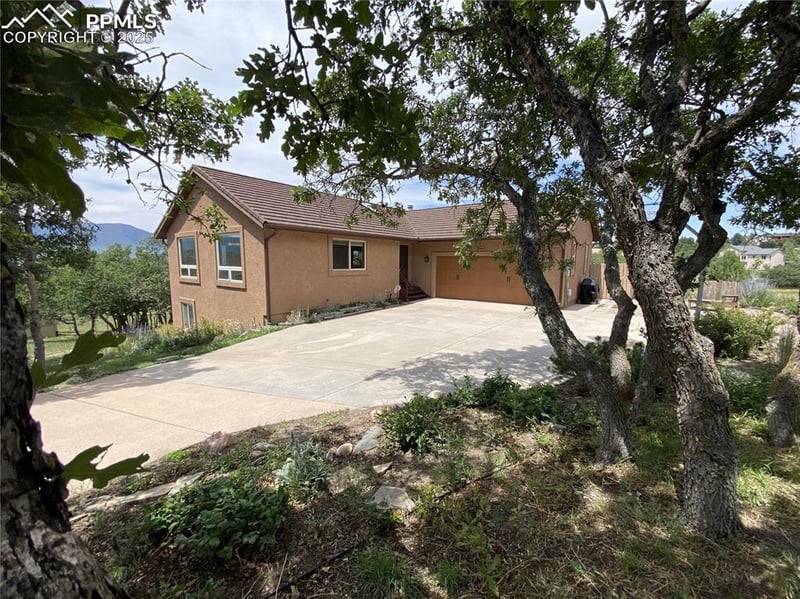 660 Harness Rd, Monument, CO 80132