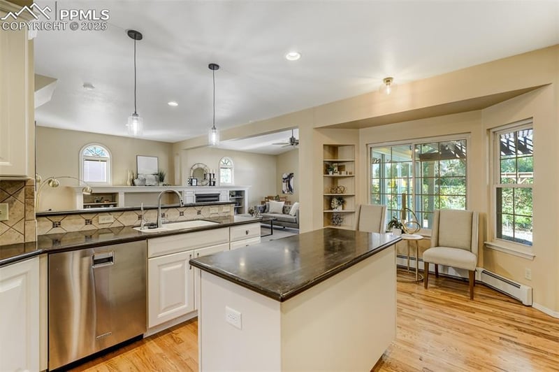 660 Pony Ln, Colorado Springs, CO 80904