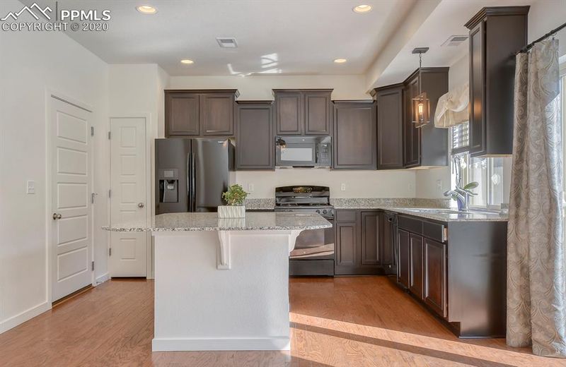 6611 Thicket Pass Ln, Colorado Springs, CO 80927
