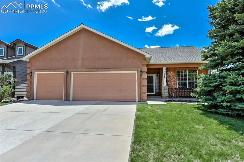 6612 Snowy Range Dr, Colorado Springs, CO 80923