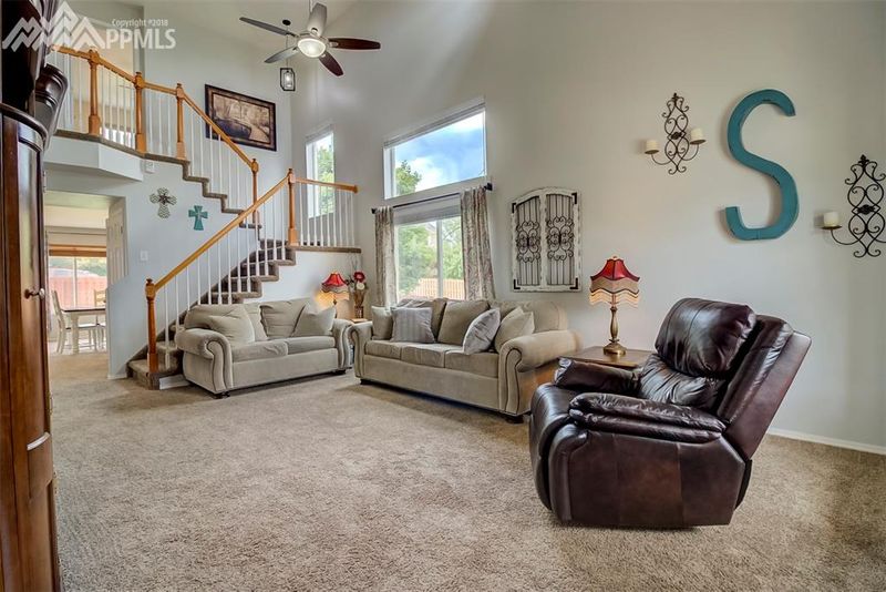 6620 Cabin Creek Dr, Colorado Springs, CO 80923