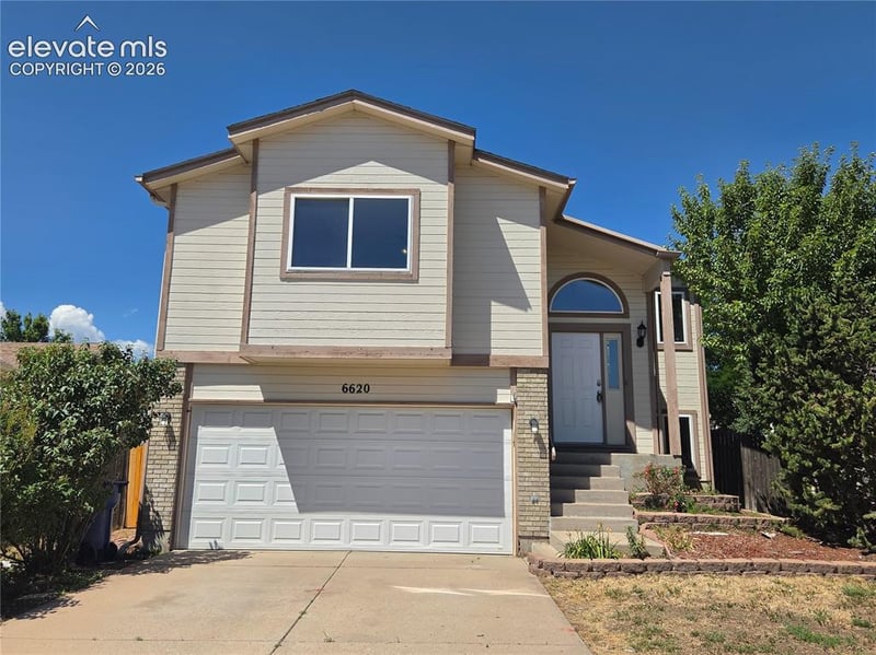 6620 Oakwood Blvd, Colorado Springs, CO 80923