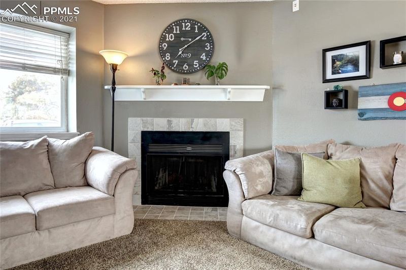 6643 Proud Eagle Ct, Colorado Springs, CO 80915