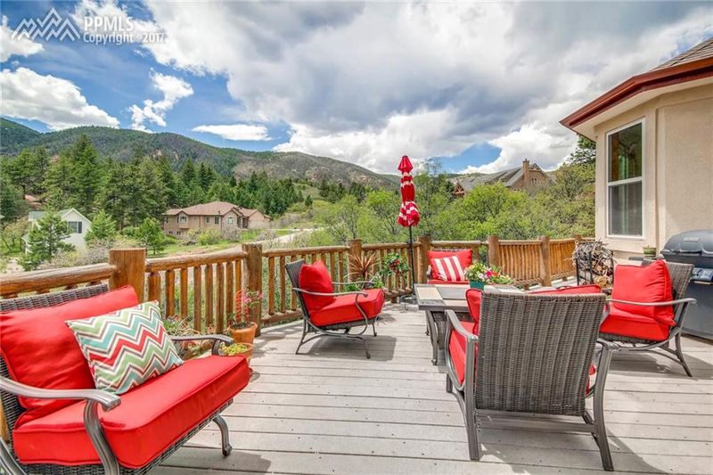 6644 Apache Pl, Larkspur, CO 80118