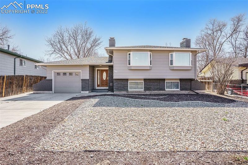 665 Dexter St, Colorado Springs, CO 80911