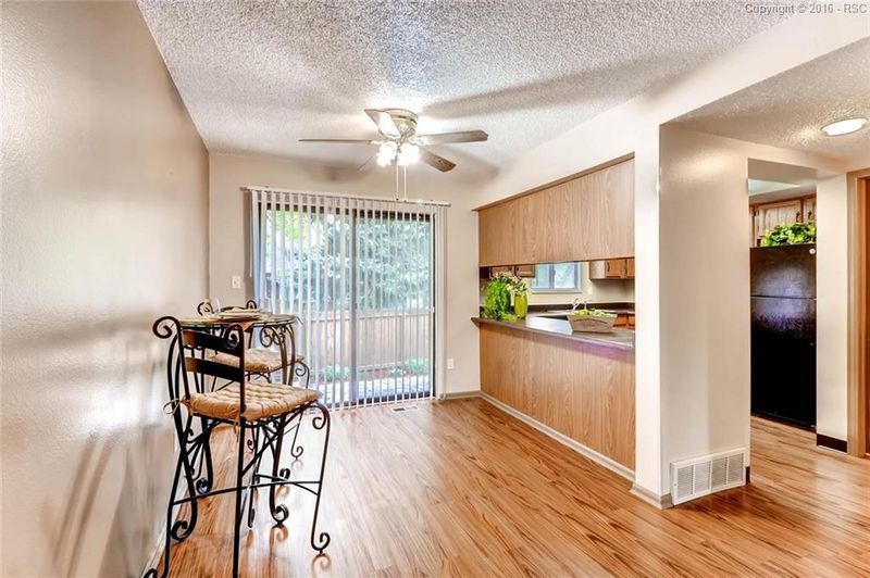 665 Shooks Ln, Colorado Springs, CO 80903