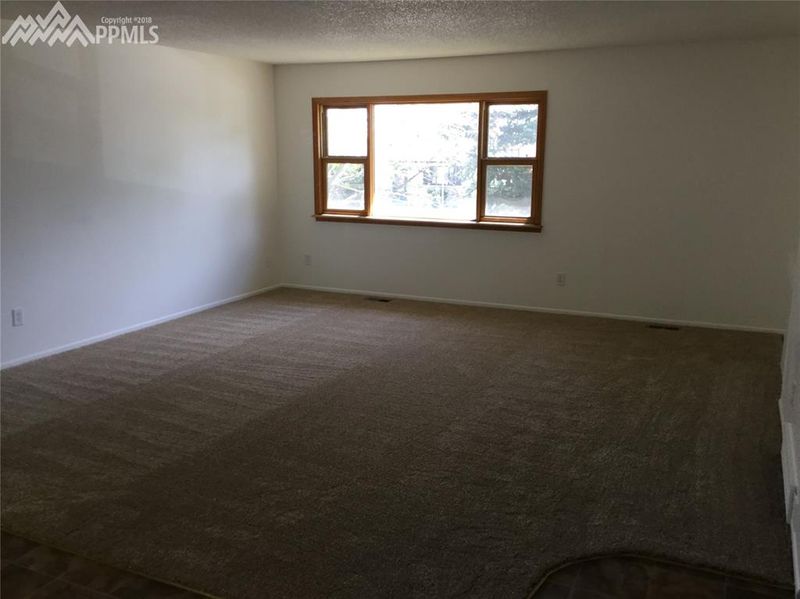 6670 Brook Forest Dr, Colorado Springs, CO 80911