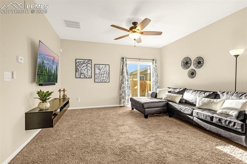 6672 Kearsarge Dr, Colorado Springs, CO 80925