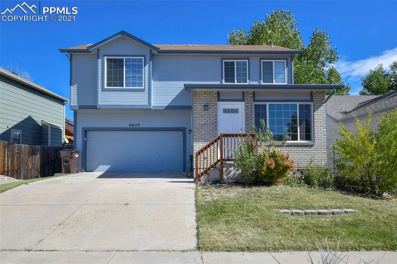 6673 Sleeping Giant Dr, Colorado Springs, CO 80923