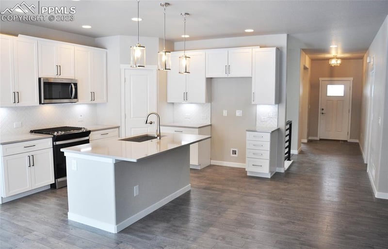 6683 Vistancia Ave, Colorado Springs, CO 80922