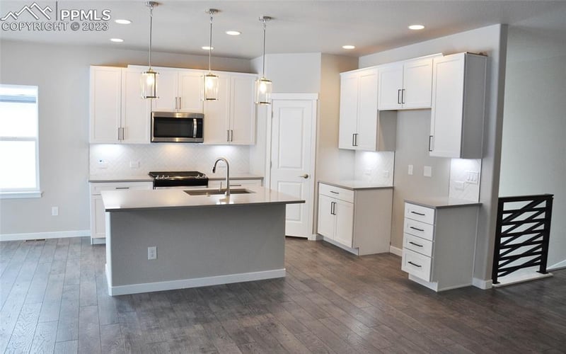 6683 Vistancia Ave, Colorado Springs, CO 80922