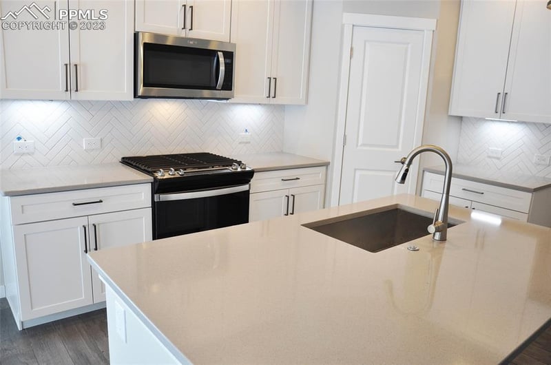 6683 Vistancia Ave, Colorado Springs, CO 80922