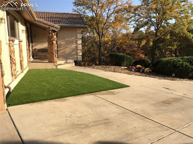 6690 Mesedge Dr, Colorado Springs, CO 80919