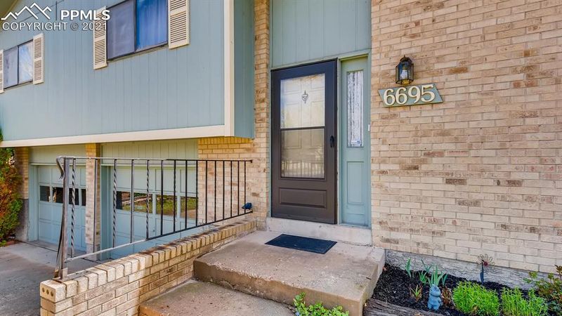 6695 W Dublin Loop, Colorado Springs, CO 80918