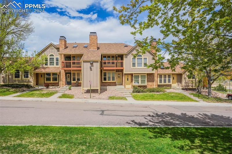 6713 Overland Dr, Colorado Springs, CO 80919
