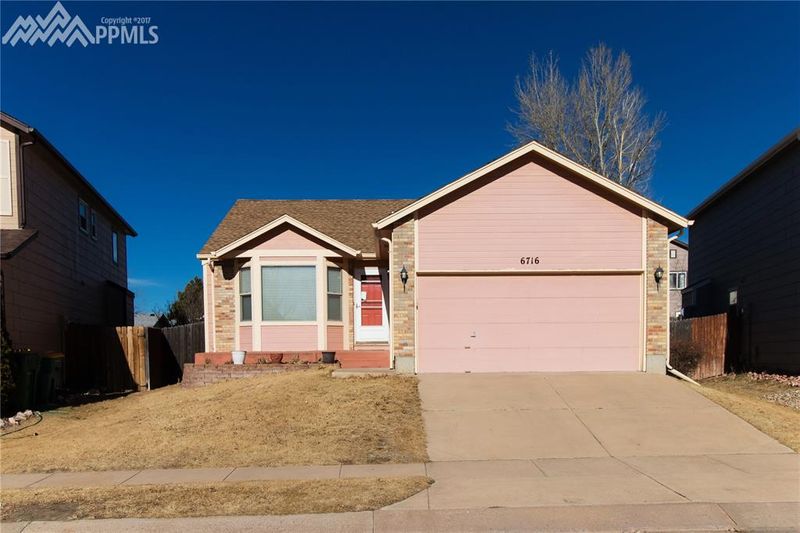 6716 Sleeping Giant Dr, Colorado Springs, CO 80923