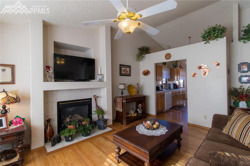 6716 Sleeping Giant Dr, Colorado Springs, CO 80923