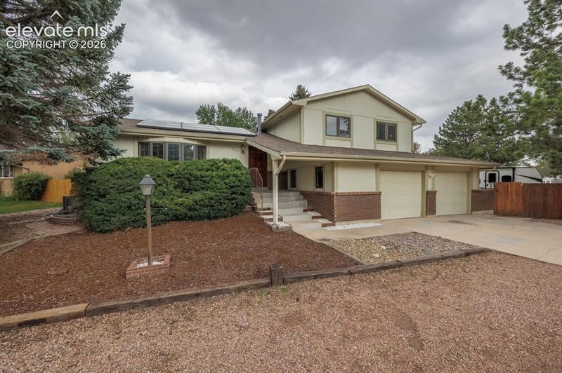 6717 Bishop Dr, Colorado Springs, CO 80918