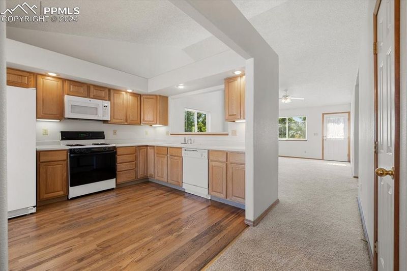 6720 Bear Tooth Dr, Colorado Springs, CO 80923
