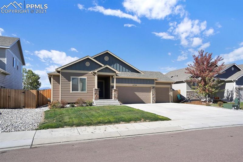 6730 Phantom Way, Colorado Springs, CO 80925
