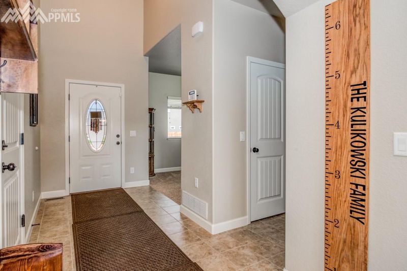 6734 Stingray Ln, Colorado Springs, CO 80925