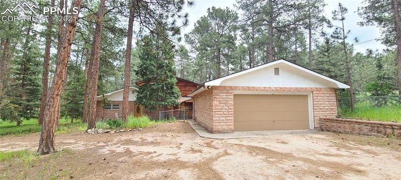 6735 Burrows Rd, Colorado Springs, CO 80908