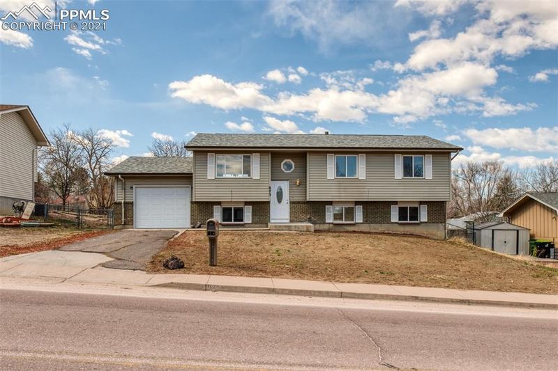 6735 Defoe Ave, Colorado Springs, CO 80911