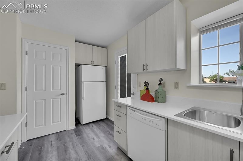 6737 Overland Dr, Colorado Springs, CO 80919