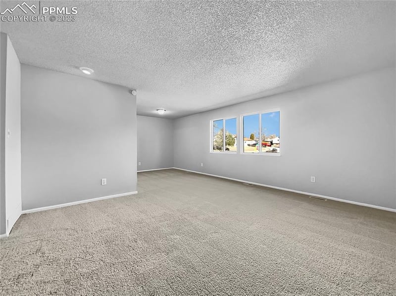 6738 Harding St, Colorado Springs, CO 80911