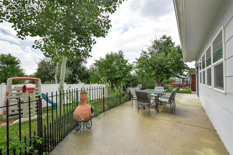 6738 Nokomis Cir, Colorado Springs, CO 80915