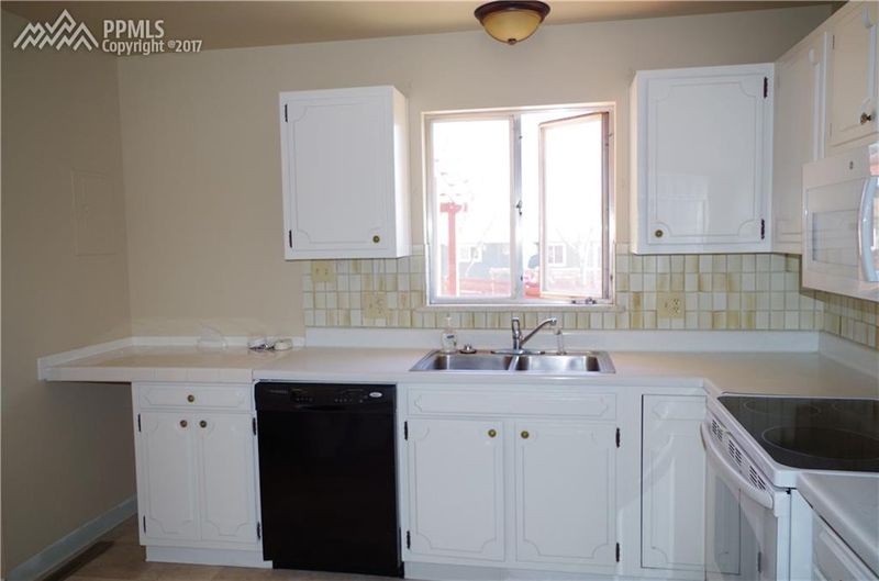 674 Bridger Dr, Colorado Springs, CO 80909