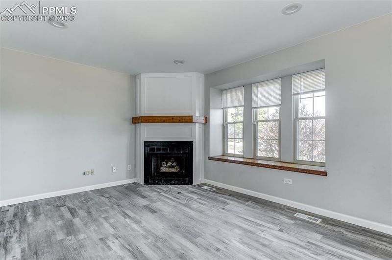 6740 Overland Dr, Colorado Springs, CO 80919
