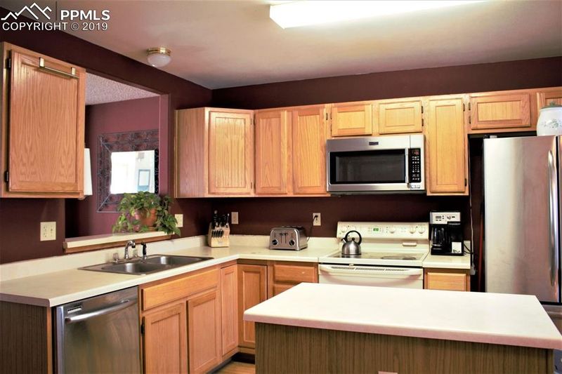 6740 Sleeping Giant Dr, Colorado Springs, CO 80923