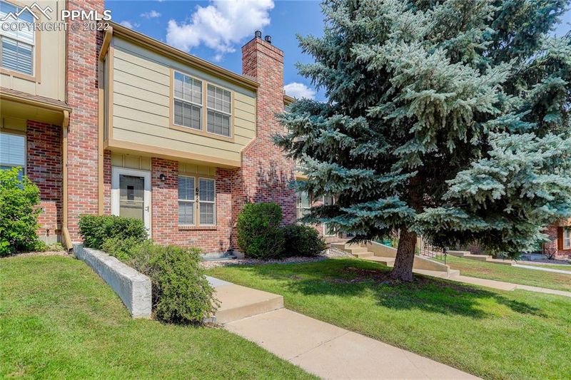 6741 Overland Dr, Colorado Springs, CO 80919
