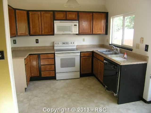 6743 Fountain Ridge Cir, Fountain, CO 80817