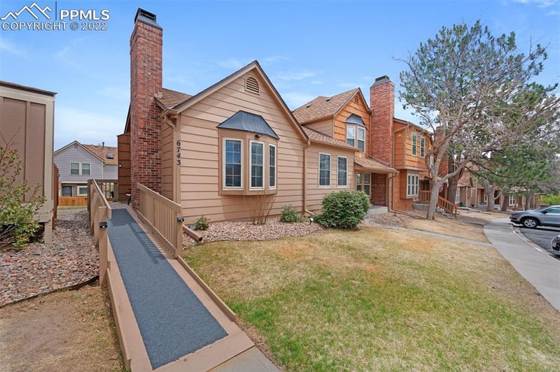 6743 Mountain Top Ln, Colorado Springs, CO 80919