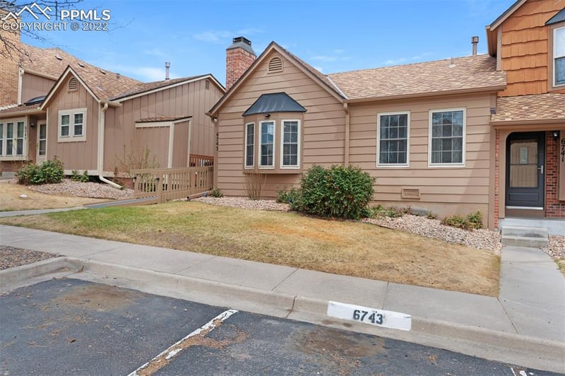 6743 Mountain Top Ln, Colorado Springs, CO 80919