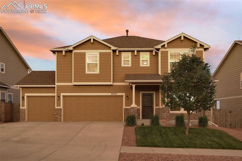 6747 Gold Drop Dr, Colorado Springs, CO 80923