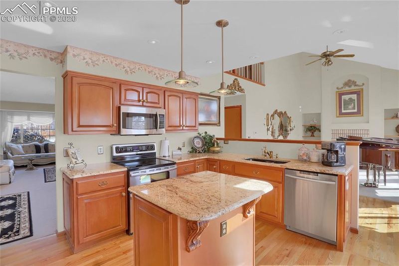 6755 Ashley Dr, Colorado Springs, CO 80922
