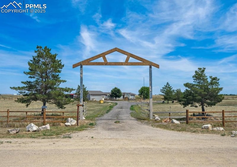 67671 E 48th Ave, Byers, CO 80103