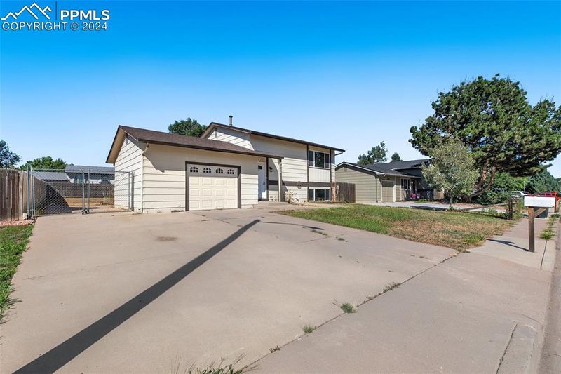 6790 Goldfield Dr, Colorado Springs, CO 80911