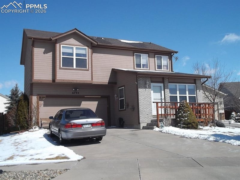 6795 Bear Tooth Dr, Colorado Springs, CO 80923