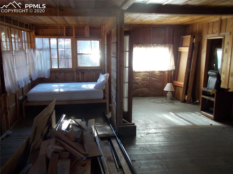 6796 Pine St, Green Mountain Falls, CO 80819